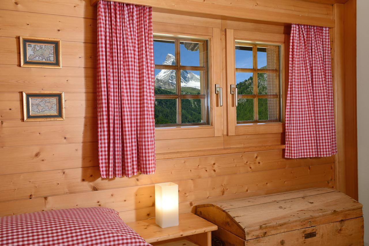 Chalet Tuk-Tuk Villa เซอร์แมท ภายนอก รูปภาพ