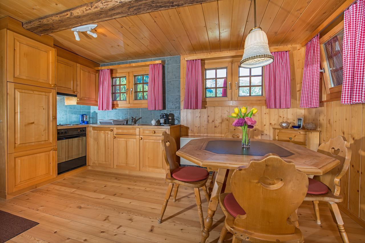 Chalet Tuk-Tuk Villa เซอร์แมท ภายนอก รูปภาพ