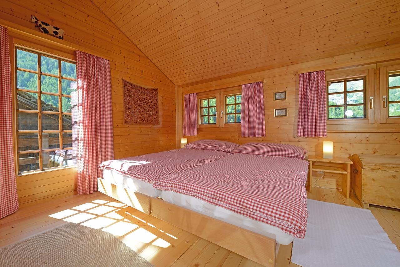 Chalet Tuk-Tuk Villa เซอร์แมท ภายนอก รูปภาพ